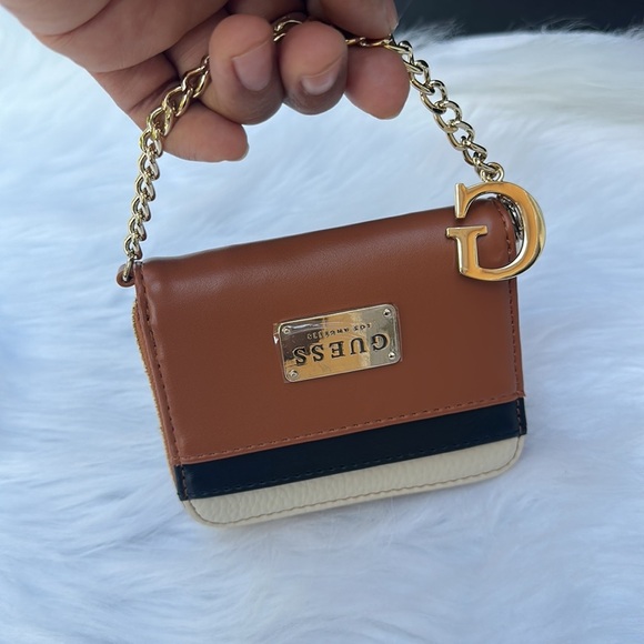 New GUESS Women’s Wallet In BROWN - Picture 5 of 9